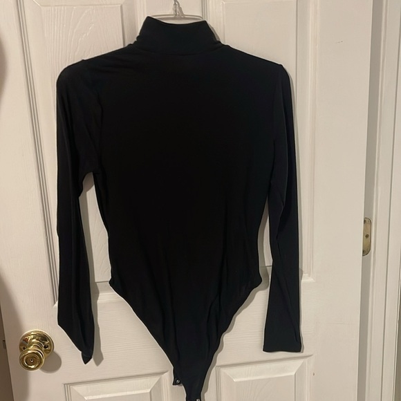 5 for $25 JustFab Mock Neck Bodysuit Black size Medium‎ - Picture 4 of 4